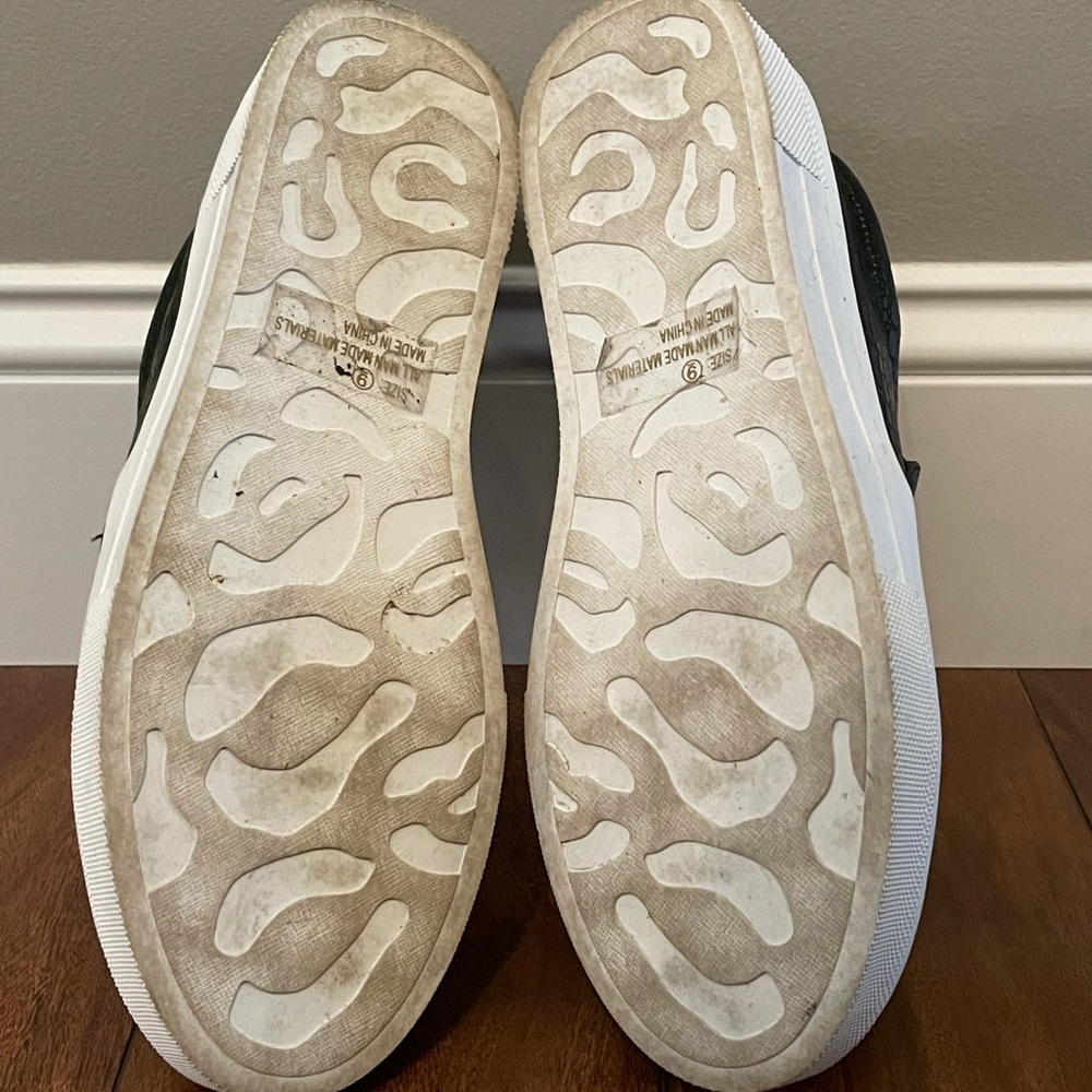 Lulu’s slip-on sneaker - Picture 5 of 7